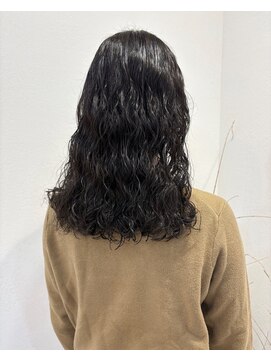 エフ ヘアーアンドリラクゼーション(F. hair & relaxation) ラフに揺れるくるっと質感ロングパーマ