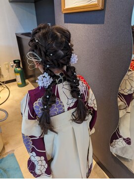 エスケープ(ESCAPe) 卒園式の袴に合わせた華やかアレンジ