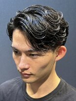 アンドワークス カシワ(&WORKS kashiwa)&nbsp;センターパート×毛流れパーマ