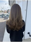 ゆるふわウェーブロング透明感ベージュカラーレイヤーカット