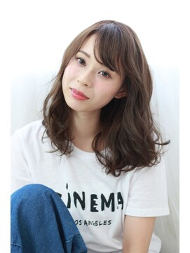 フェリシータ 緑地公園店(felicita) 流しバング×ナチュラルカール♪フェミニンセミディ