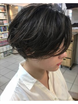 ペネロープ(Penelope) ハンサムショート　ゆるパーマ　くびれショート　YACHI