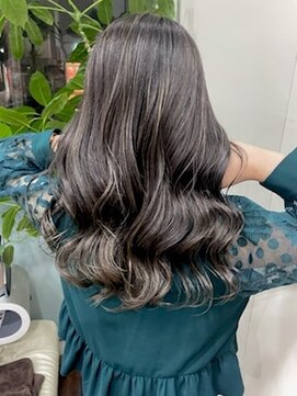 アッシュ 名駅(ASCH) この夏人気！細めたっぷりハイライト