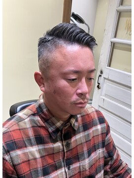 フォーコーナーズ(Four Corners) スキンフェード/フェードカット/バーバー/サイドパート