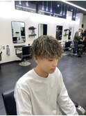 強め縦落ちツイストスパイラルパーマ ハイライト