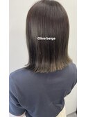 切りっぱなしボブ×オリーブベージュ