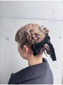 お呼ばれヘアセットお団子ヘアリボンヘアアレンジ結婚式二次会