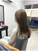 大人の透明感ベージュ×柔らかストレートロング
