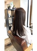 オリーブグレージュ
