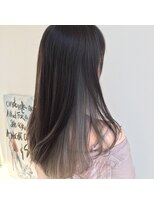 カシェ シモムラ(Cashe'e SHIMOMURA)&nbsp;アップスタイルも楽しめるホワイトインナーカラー