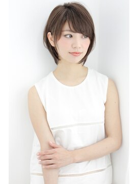 クラン 岡本(Chlan) 斜めバング グレージュカラー デザインカラー