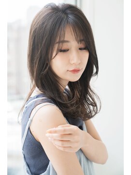 リリーオブザベイス(Lily of the Vase) ナチュラル　エアリー　アッシュベージュ　ミディアム