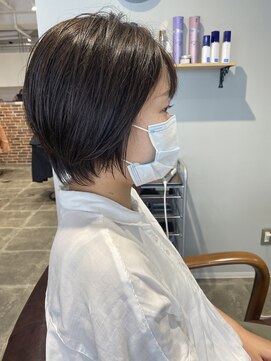 アヘッド(ahead) 黒髪でも可愛いショート