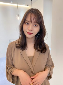 ノク(nok) くびれセミディ アッシュカラー_グレーベージュレイヤーロング