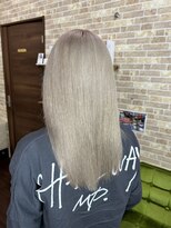 オンアンドオフ ON and OFF ホワイトベージュ