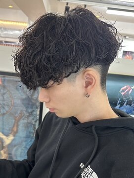 ウェイビーエフティフィフス 横浜西口(WAVEY ft.fifth) 横浜波巻きパーマシャドウパーマツイストスパイラルパーマ30代