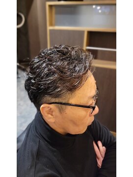 メンズアートヘアー ブーム(MEN'S ART HAIR BOOM) イケオジになれるかき上げパーマ