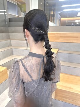 カケル(×.) タイト編みおろしヘア