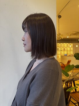 ルッツ(Lutz. hair design) 3/8 軽やかパッツンボブ 《kiyoka》