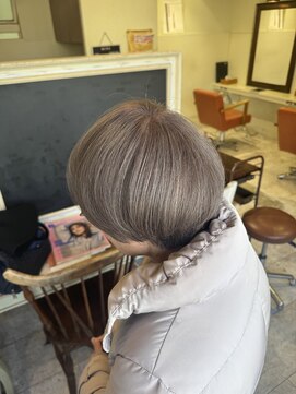 ニコラ(nicola) 白髪ぼかし/ホワイトグレージュ