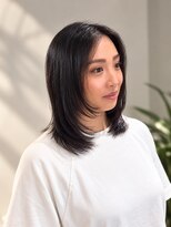 モック 蒲生四丁目店(moc)&nbsp;ツヤ感たっぷりの黒髪レイヤーミディ