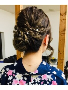 ヘアアンドメイク サファイア(Hair and Make SAPPHIRE) うなじがステキな色艶アップ