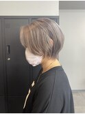 ホワイト系カラー