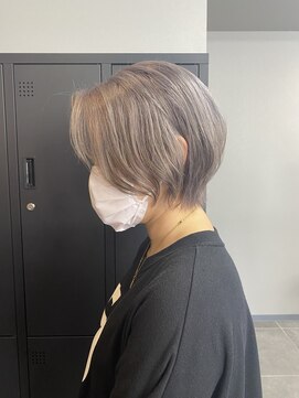 デフ(Def) ホワイト系カラー