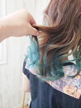 ファイブバイジエクト 堀江(FIVE by The Ect) 裾カラー×ターコイズブルー