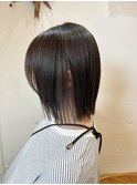切りっぱなしボブ　インナーカラー　前髪あり