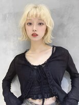 ロンド ジュルード 名古屋(Lond jeloud)&nbsp;ハイトーン ブリーチ ダブルカラー 切りっぱなしボブ ウェーブ