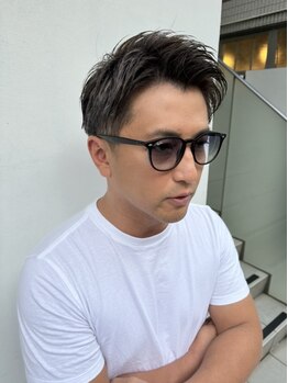 マハロ 自由が丘店(MAhalo)の写真/メンズのお悩み解決！年齢を重ねるごとに気になる白髪も、実力派スタイリストが丁寧に施術★