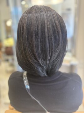 トウロウ 川口店(TOU/ROU) 大人ショート 白髪ぼかし 脱白髪染め ハイライト30代40 代