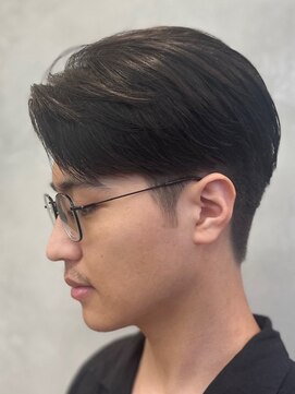 エリマバイフィフス 調布(elima by fifth) 再現性抜群の刈り上げニュアンスパーマセンターパート◎
