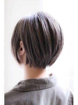 ロンド ルージュ 銀座店(Lond rouge) 絶壁が気になる方へ☆頭の形が綺麗に見えるショート☆