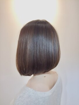 ディグニフ(DIGNIF) シンプル前下がりボブ