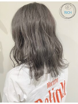 アットリッチ(@RICH) グレージュカラー