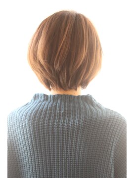 レウナ 外苑前(Reuna) 20代30代40代大人可愛いシルエットが綺麗なショートボブ