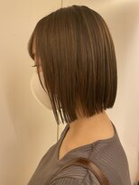 モードな大人女子ストレートボブ