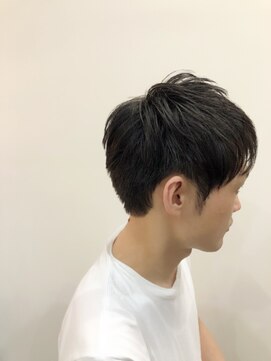 ウィ ラグゼ 北千住店(Oui luxe) ツーブロックなしで清潔感◎ 【 爽やかショート 】