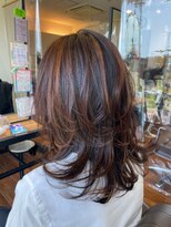 シェール(cher)&nbsp;脱白髪染め白髪ぼかしハイライトカラー/レイヤーカット