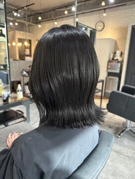 ジーナ 高槻(Zina) くびれヘア×ダークグレージュ