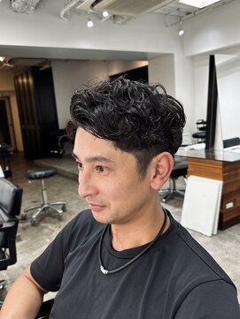 ミラバイグリーン(Mira by green) 【KAEDE】スパイキーショート×ワンカールパーマ 大人の短髪