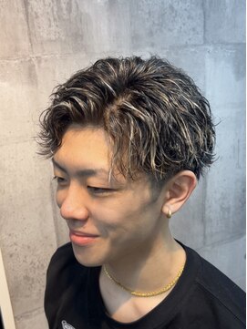 メイン(MENIN) 【Insta@hi_de0205】ハイライト×パーマスタイル[相模大野/町田]