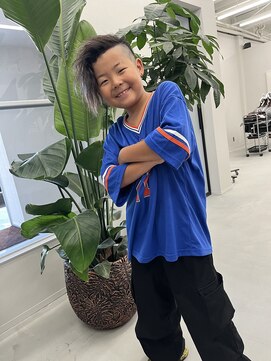 ティミー(Timmy) 笑顔が100点　ツイストパーマ　ハイライト