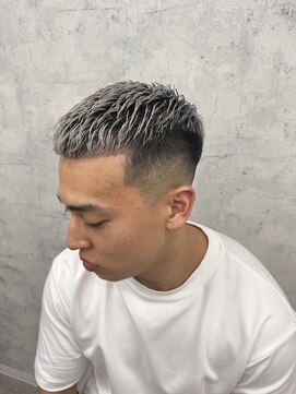 リミットバイアフィナー 大宮店(limit by Afinar) シルバー/クロップ/フェード/スキンフェード/ブリーチ