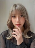 ハイトーンくびれレイヤーカット