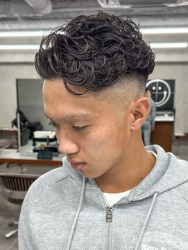 ニコ トウキョウ ロジック(nico TOKYO Logic) スキンフェードスパイキーショートパーマ短髪刈り上げ