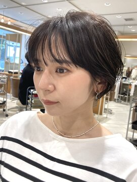 サーカス バイ ビュートリアム 青山(CIRCUS by BEAUTRIUM) 耳掛けショート ショートパーマ 黒髪ショート ショートヘア