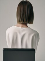 キヴィ(kivi)&nbsp;白髪も艶やかにカバー オーガニックカラー×大人ショート